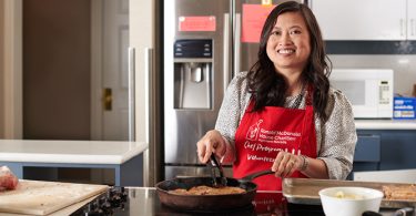 Thuy Tran cooking